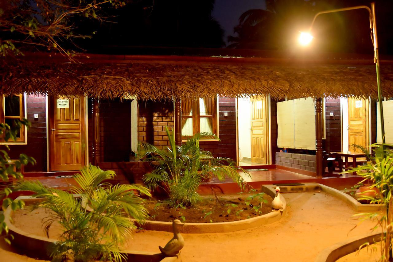 Naaval Beach Villa & Rooms Batticaloa Exteriér fotografie