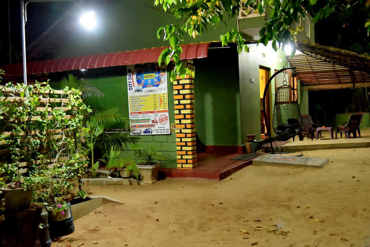 Naaval Beach Villa & Rooms Batticaloa Exteriér fotografie