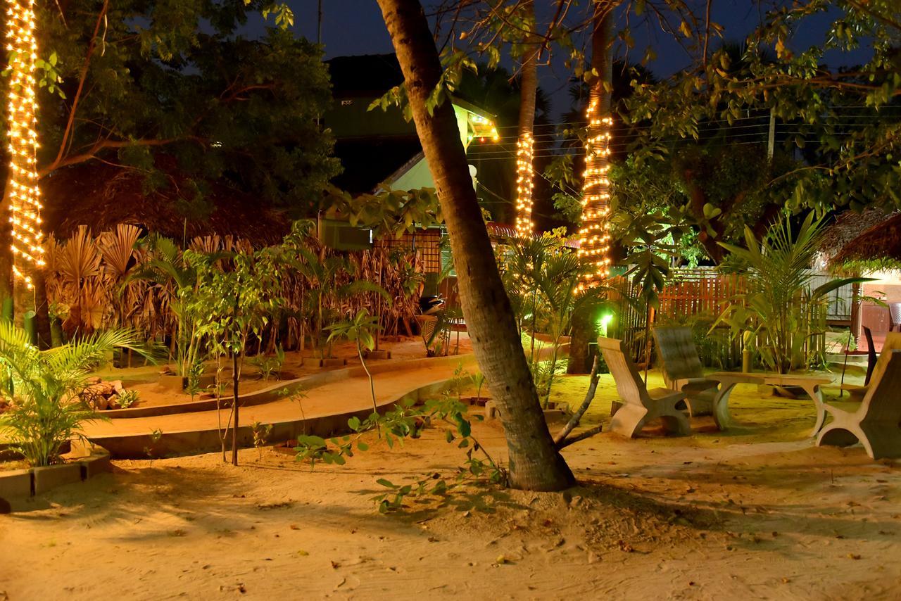 Naaval Beach Villa & Rooms Batticaloa Exteriér fotografie